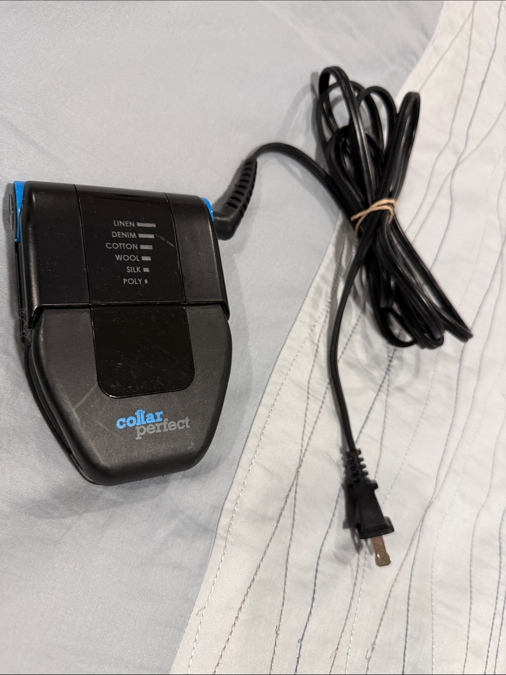 Collar Perfect mini portable lightweight folding travel iron: 6 settings.